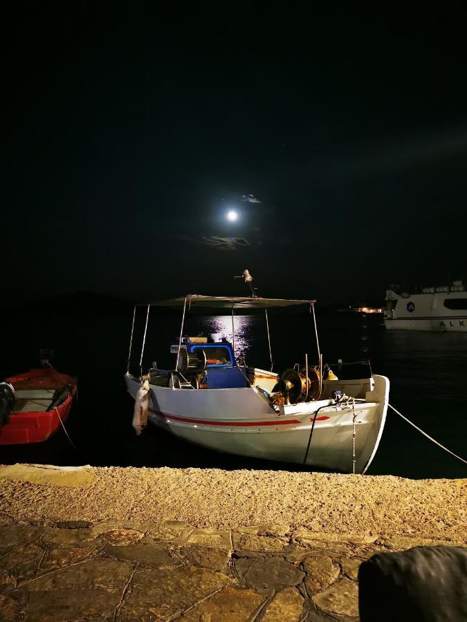 Kalypso Apartment Chalki Town Bagian luar foto