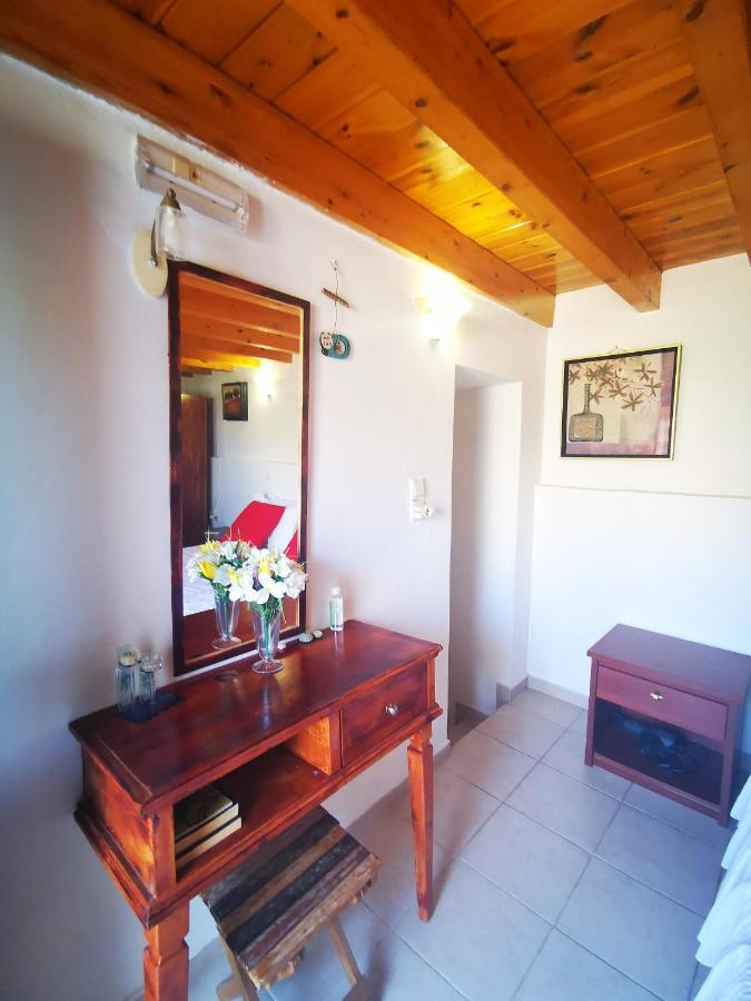 Kalypso Apartment Chalki Town Bagian luar foto